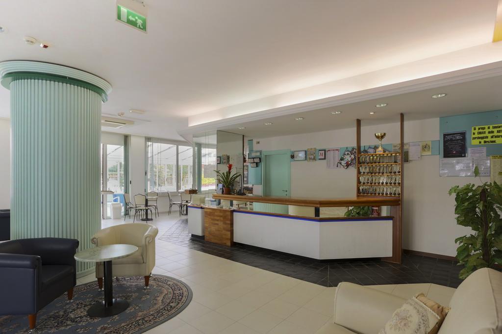 Hotel Ideal Bianchini ริชชิโอเน ภายนอก รูปภาพ