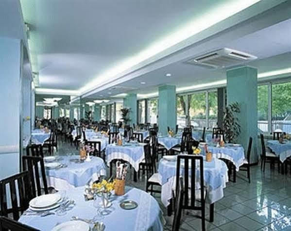 Hotel Ideal Bianchini ริชชิโอเน ภายนอก รูปภาพ